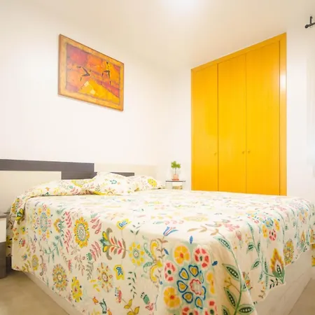 Selwo Apartment- Very Close To The Beach And With A Magnificent Terrace 아파트 에스테포나