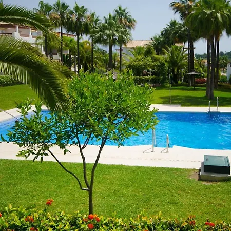 아파트 Selwo Apartment- Very Close To The Beach And With A Magnificent Terrace 에스테포나