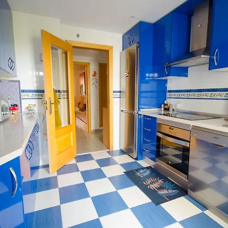 Selwo Apartment- Very Close To The Beach And With A Magnificent Terrace 아파트 에스테포나