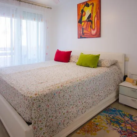 Selwo Apartment- Very Close To The Beach And With A Magnificent Terrace *