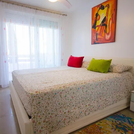 Selwo Apartment- Very Close To The Beach And With A Magnificent Terrace 아파트