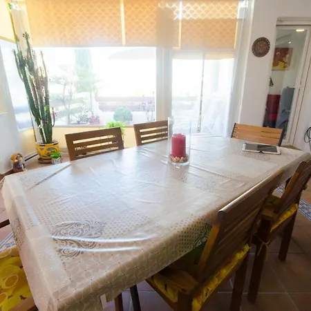 Selwo Apartment- Very Close To The Beach And With A Magnificent Terrace 아파트 에스테포나