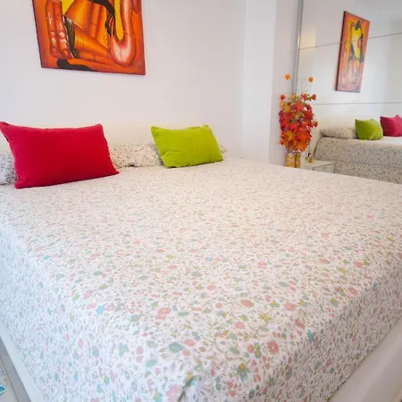 Selwo Apartment- Very Close To The Beach And With A Magnificent Terrace * 에스테포나