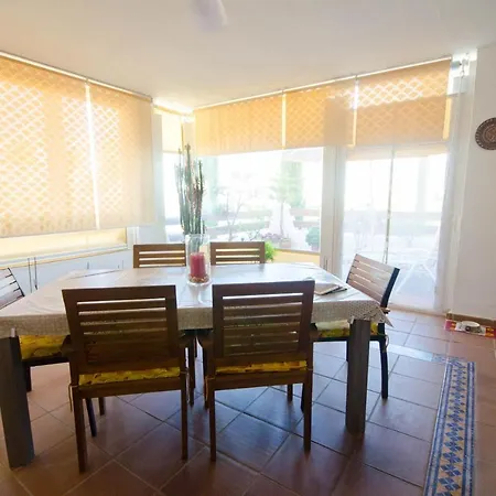 아파트 Selwo Apartment- Very Close To The Beach And With A Magnificent Terrace 에스테포나